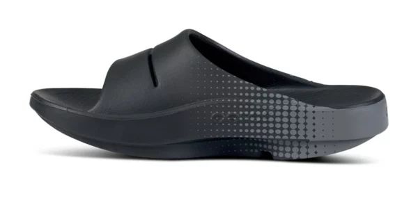 Sandalia Unisex OOFOS Recovery Ooahh Sport Negro Matrix - Imagen 3