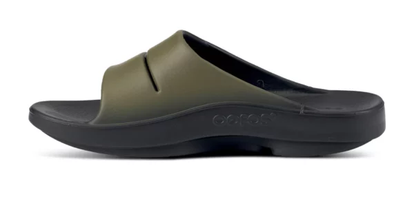 Sandalia Unisex OOFOS Recovery Ooahh Sport Verde Táctico - Imagen 4