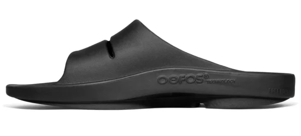 Sandalia Unisex OOFOS Recovery Ooahh Negro - Imagen 4
